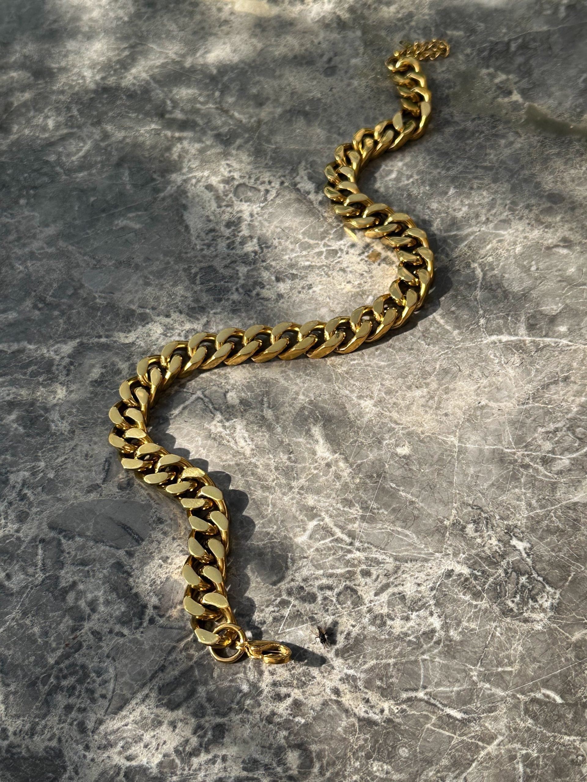 قلادة اناستيزا الضخمة