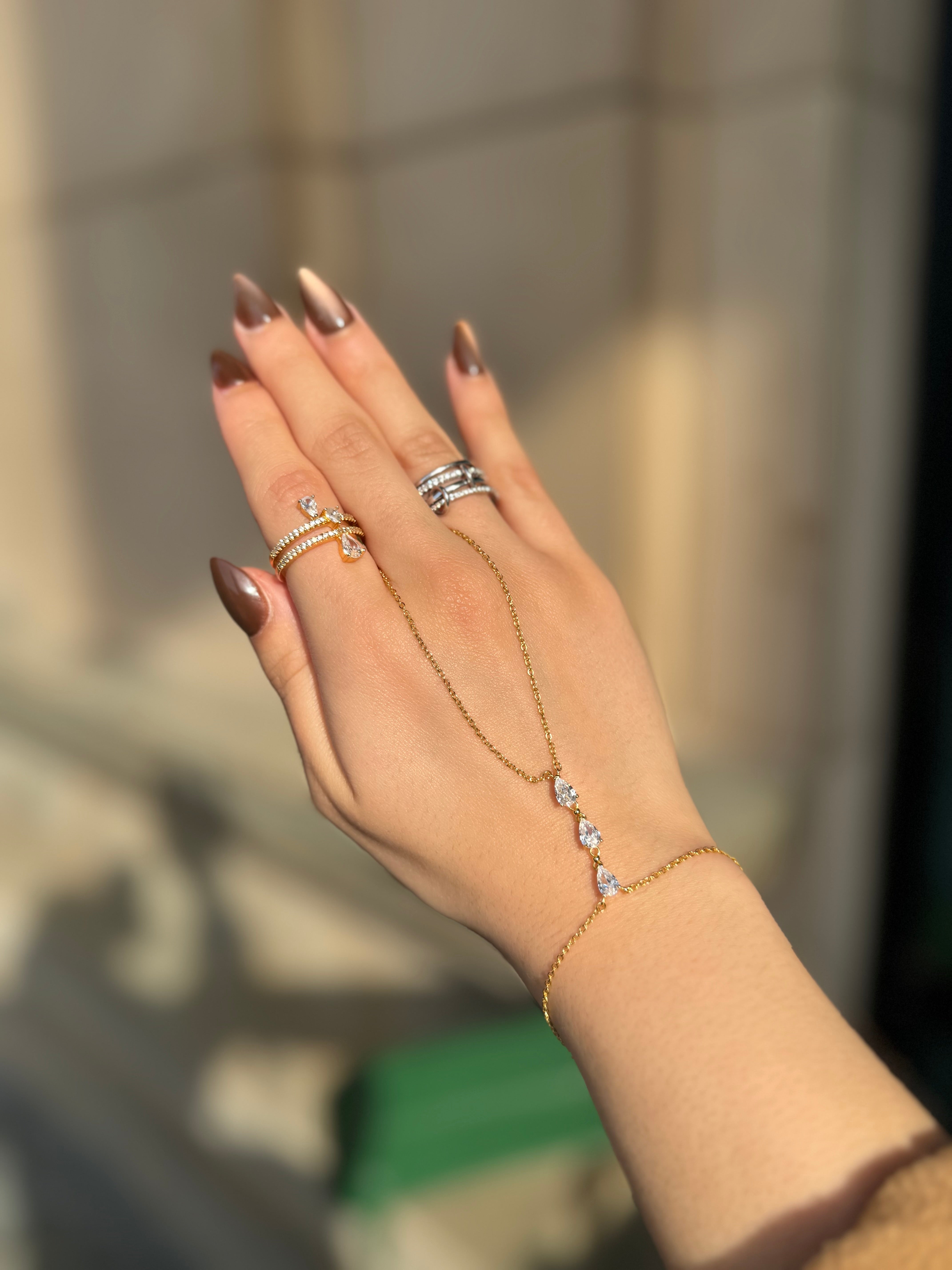 Mona handchain